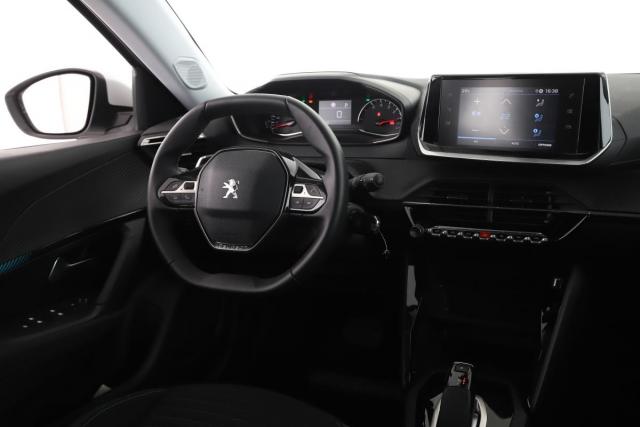 Peugeot 2008 image 8