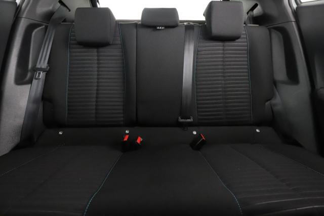 Peugeot 2008 image 6