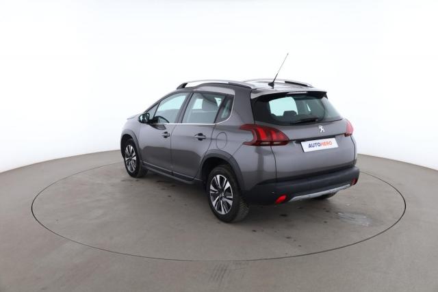 Peugeot 2008 image 2
