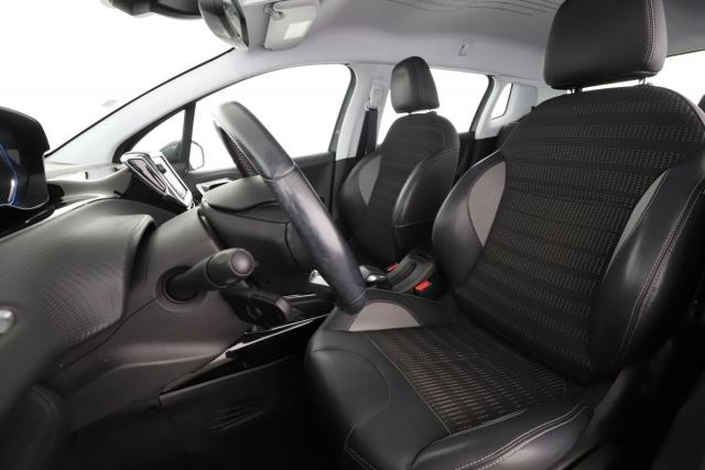 Peugeot 2008 image 6