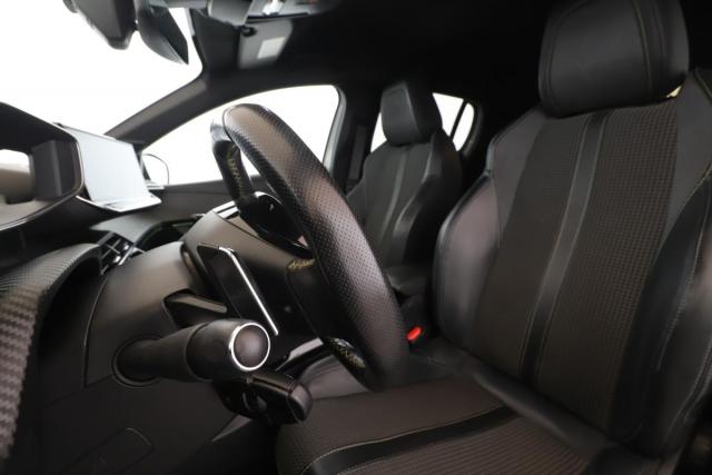 Peugeot 208 image 4