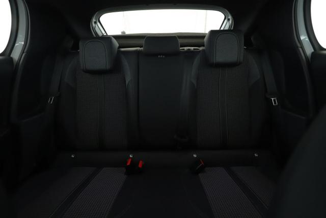 Peugeot 208 image 7