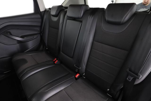Ford Kuga image 1