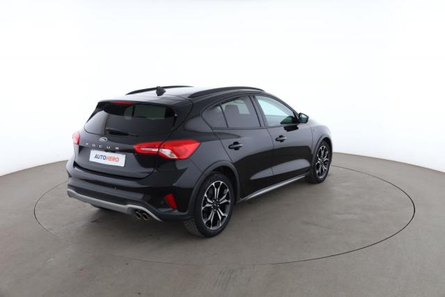 Ford Focus image 9