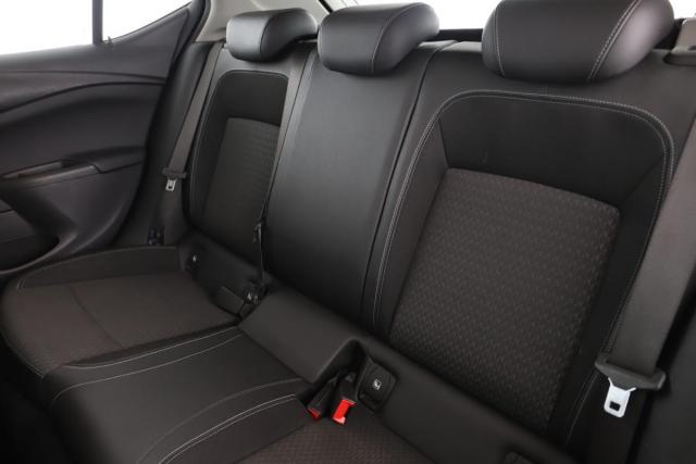 Opel Astra image 2