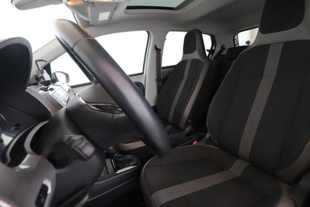 Volkswagen Up! image 5