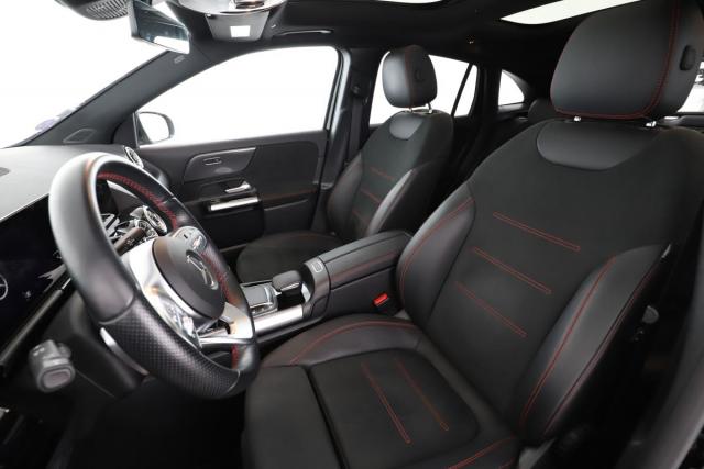 Mercedes Benz Gla image 1
