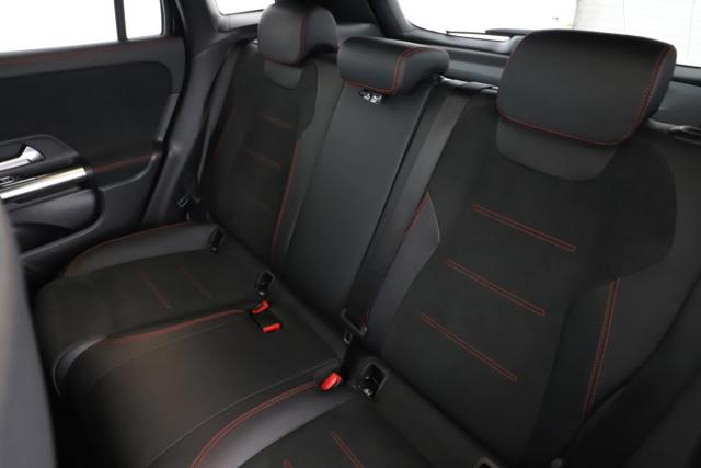 Mercedes Benz Gla image 4