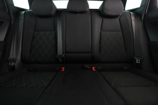 Skoda Karoq image 2
