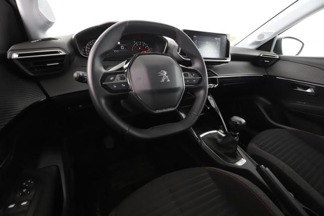 Peugeot 208 image 8