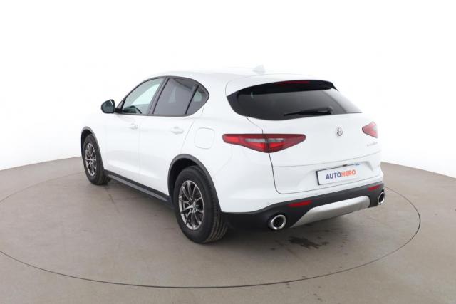 Alfa Romeo Stelvio image 5