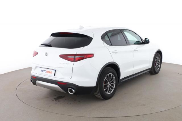 Alfa Romeo Stelvio image 1