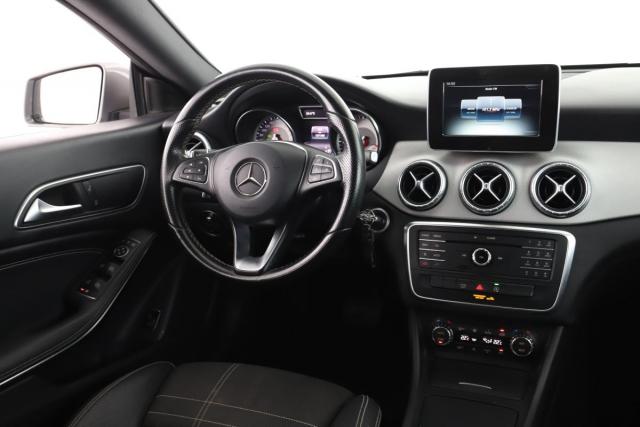 Mercedes Benz Cla Shooting Brake image 7