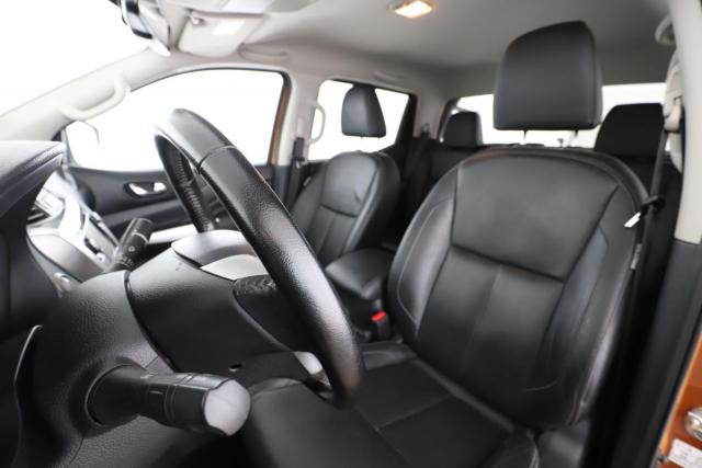 Nissan Navara image 8