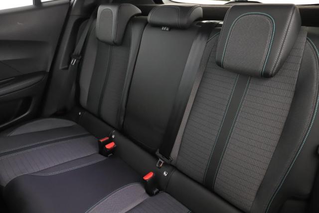 Peugeot 2008 image 7