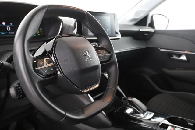 Peugeot 208 image 9