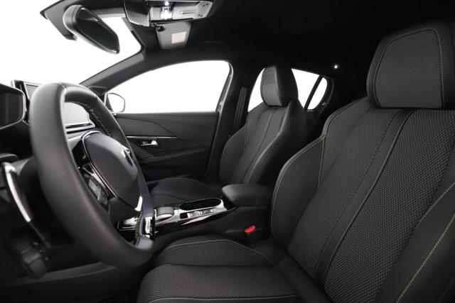 Peugeot 208 image 9