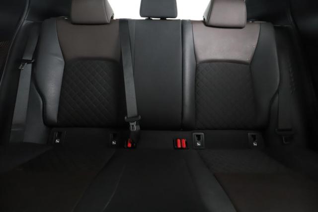 Toyota C-Hr image 5