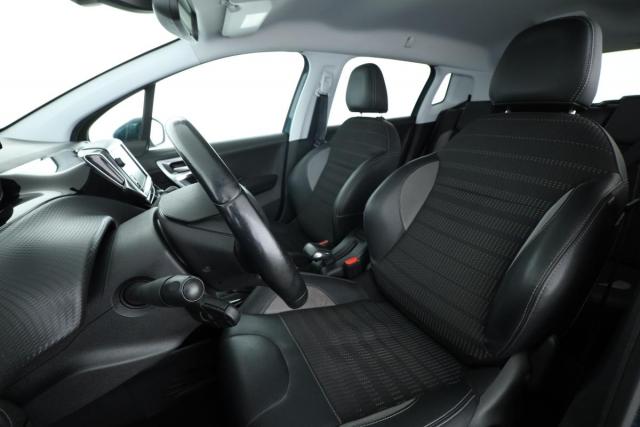 Peugeot 2008 image 8