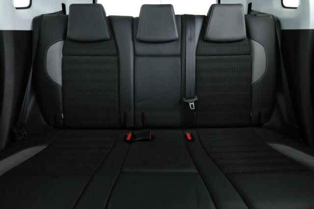 Peugeot 2008 image 2
