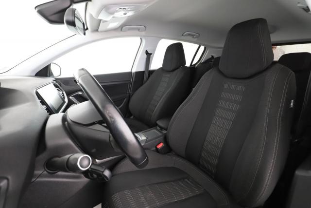 Peugeot 308 image 2