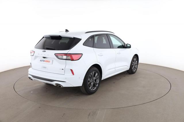 Ford Kuga image 9