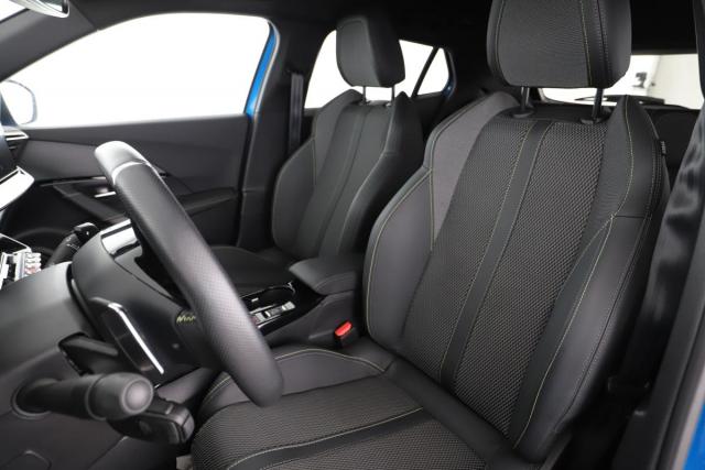 Peugeot 2008 image 9