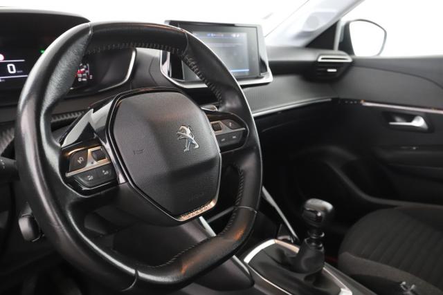Peugeot 208 image 8