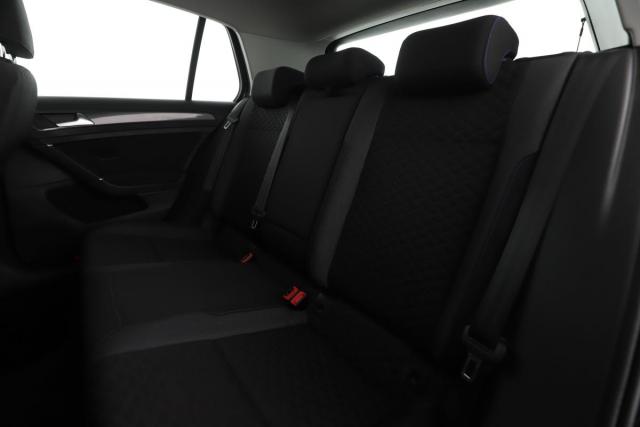 Volkswagen Golf image 7