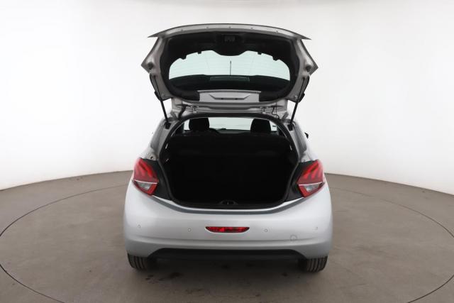 Peugeot 208 image 8
