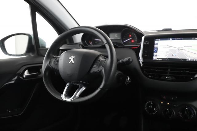 Peugeot 208 image 3