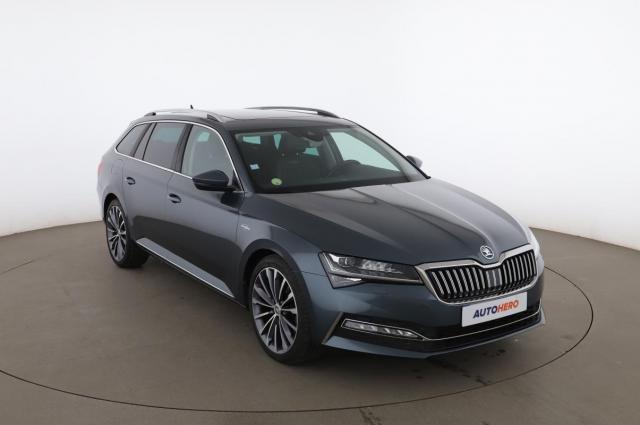 Skoda Superb Combi image 6