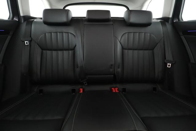 Skoda Superb Combi image 3