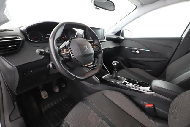 Peugeot 208 image 6