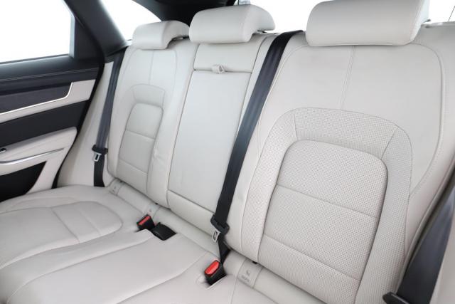 Jaguar F-Pace image 9