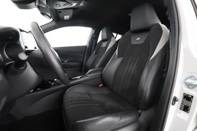 Toyota C-Hr image 4