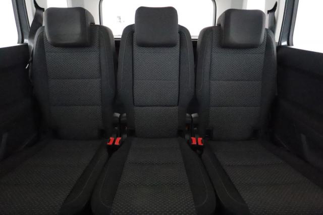 Volkswagen Touran image 2