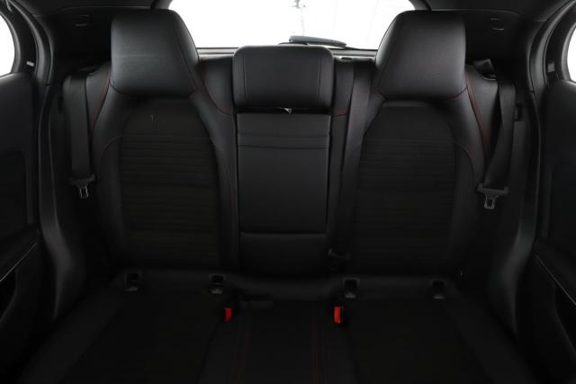 Mercedes Benz Gla image 5