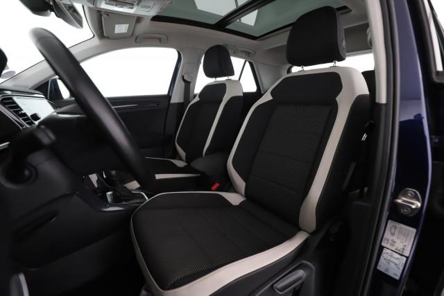 Volkswagen T-Roc image 9