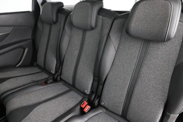 Peugeot 5008 image 2