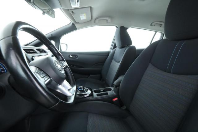 Nissan Leaf image 3