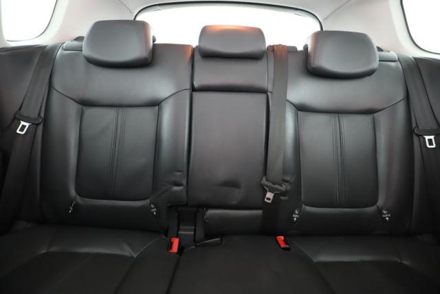 Peugeot 3008 image 2
