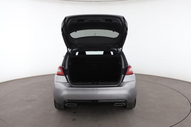 Peugeot 308 image 1
