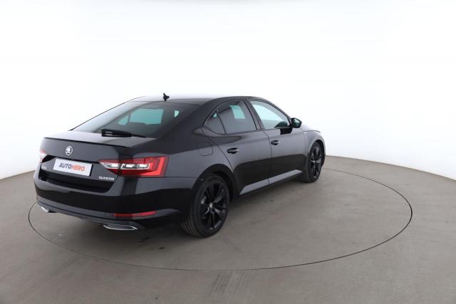 Skoda Superb image 2