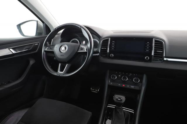Skoda Karoq image 8