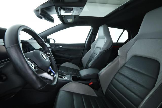 Volkswagen Golf image 9