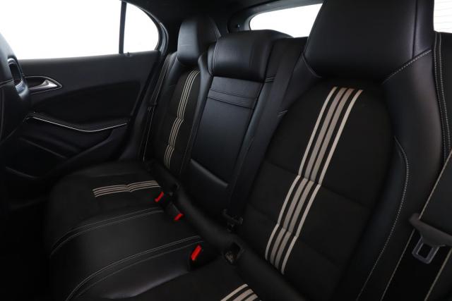 Mercedes Benz Gla image 5