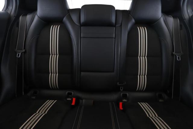 Mercedes Benz Gla image 9