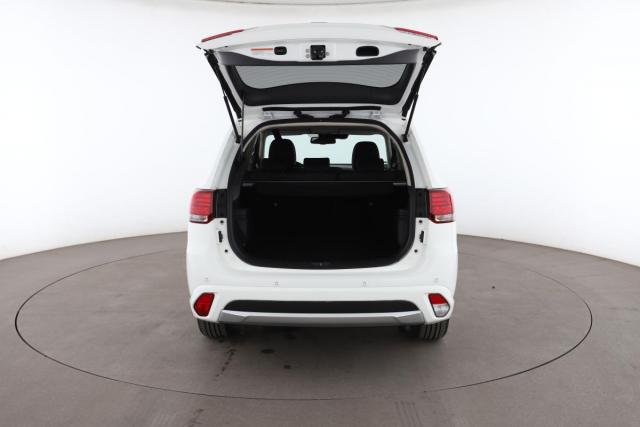 Mitsubishi Outlander image 3