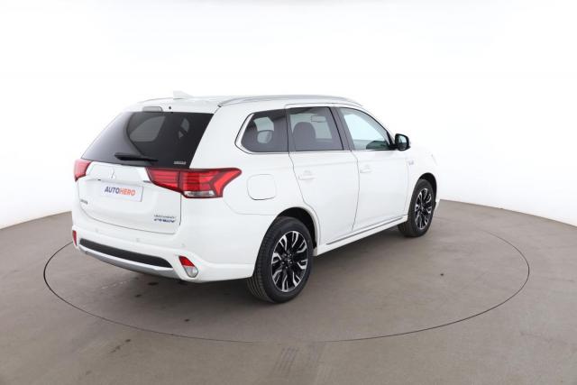 Mitsubishi Outlander image 1